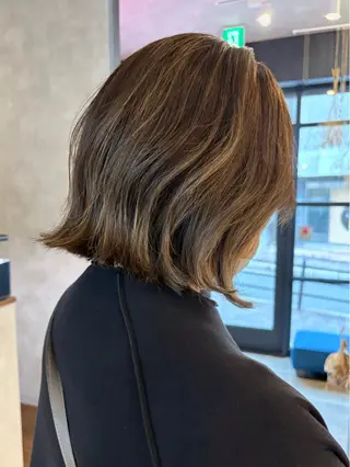 ショート カラー 【aini天王寺】 𝐚𝐢𝐫𝐢✂︎のヘアスタイル