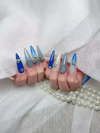 ネイル ENsalon AKIRAのネイルデザイン