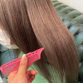 ロング 山岸 朱里のヘアスタイル