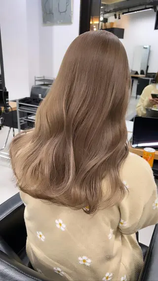 ミディアム ブリーチダブルカラー 元町三宮/三ノ宮のヘアスタイル