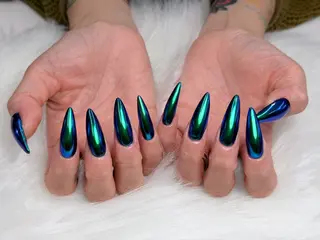 ロング トゥー フエンのネイルデザイン