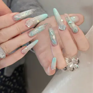 ネイル D-BEAUTY Nailsalonのネイルデザイン