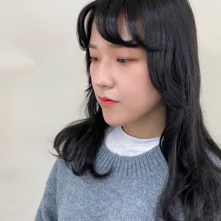 ロング エクステ ハイトーン 💭黒崎ハルカのヘアスタイル