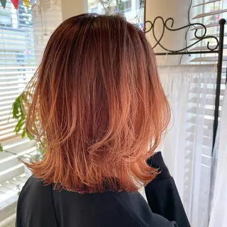 セミロング カラー インナーカラー 推し ブリーチ 髪質改善のヘアスタイル