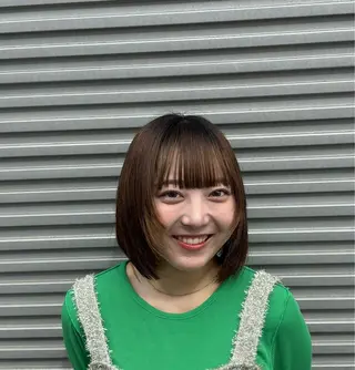 ミディアム カラー 透明感カラー/ レイヤー/ユウユのヘアスタイル
