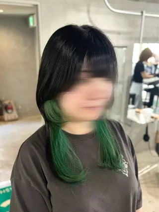 ミディアム 緑川 佳薫のヘアスタイル