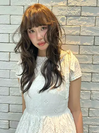 ロング カラー mizuki/ピンク ベージュ.レイヤーのヘアスタイル