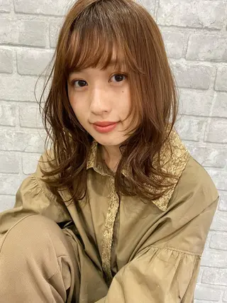 セミロング 川尻 詩織のヘアスタイル