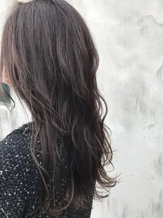 ロング カラー 山口 紗弥のヘアスタイル