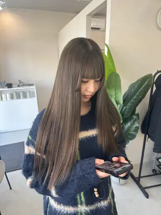 ロング カラー 堀越 美羽のヘアスタイル