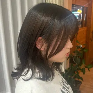 ミディアム jammin / 岡村 亜胡のヘアスタイル