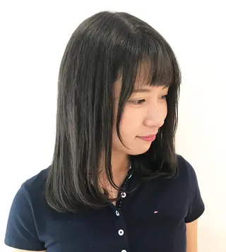 ミディアム カラー ウルフカット レイヤーカット上柿のヘアスタイル