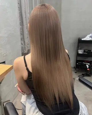カラー Anna / TWINのヘアスタイル