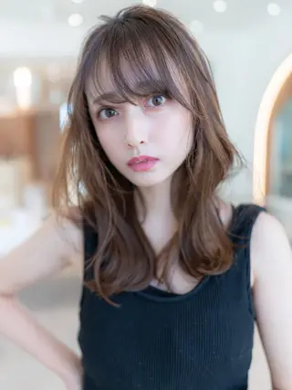 ミディアム カラー 🉐レイヤー/塩見 弘樹🉐渋谷のヘアスタイル
