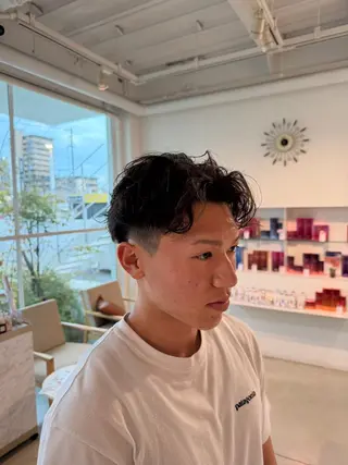 パーマ メンズ 岡崎 巧音のヘアスタイル
