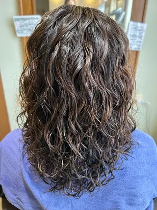 パーマ KUDAKA MOMOKOのヘアスタイル