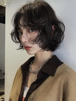 ショート パーマ 透明感カラー／レイヤ ーカット藤村雄大✄﻿のヘアスタイル