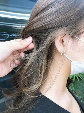 ミディアム 傷ませにくいブリーチ 浦野優希のヘアスタイル