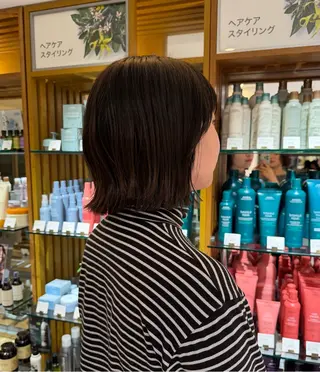 ミディアム 岸 奈々香のヘアスタイル