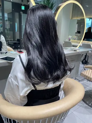 ロング カラー shion 透明感カラーのヘアスタイル