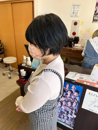 ショート カラー ブリーチカラー🫧 森　凪沙のヘアスタイル