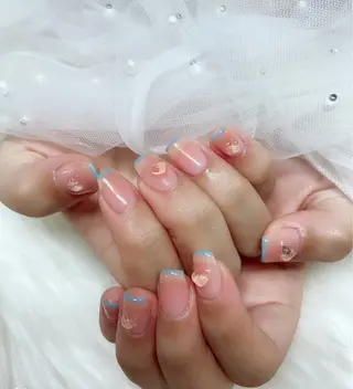 ネイル &ME ネイルサロンのネイルデザイン