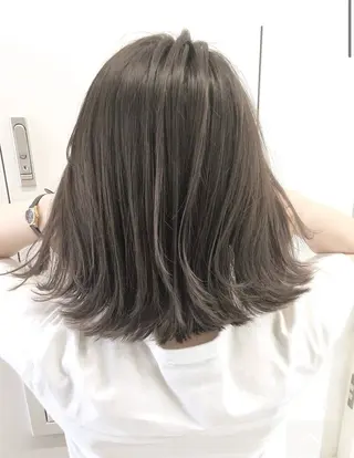 ミディアム YUKI .のヘアスタイル