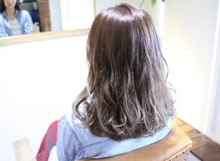 ミディアム カラー creep hair nozomiのヘアスタイル