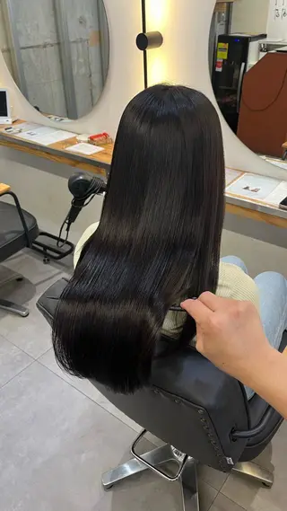 ロング 冨田 悠稀/ 髪質改善縮毛矯正のヘアスタイル