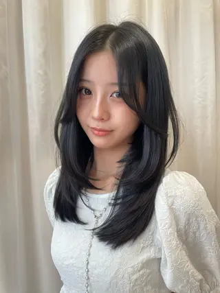 ロング 顔まわり× レイヤー/MIUのヘアスタイル