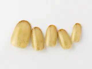 ショート Tiary🤍 Sachikaのネイルデザイン