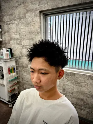 ショート メンズ フェードパーマ 新倉幸之助のヘアスタイル