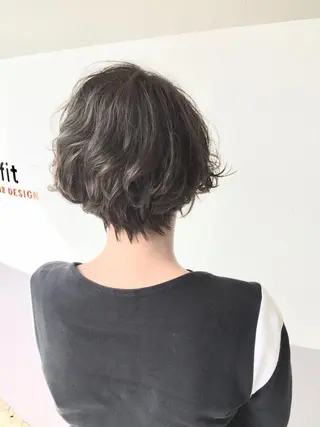 ショート カラー パーマ lafit ラフィットのヘアスタイル