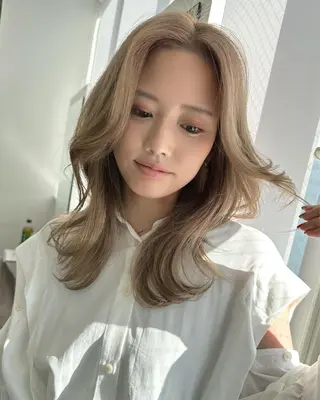 カラー BLEACHi /noeのヘアスタイル