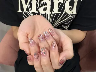 ネイル LAVISH 大和店 emi・:*+のネイルデザイン