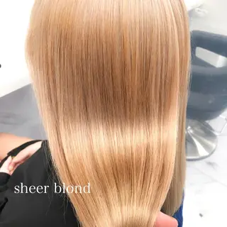 ロング カラー ハイトーン×レイヤー カットTAKUMIのヘアスタイル