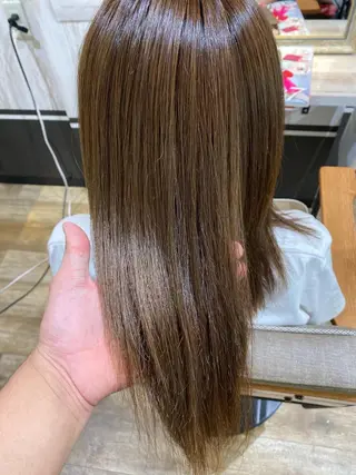 セミロング 必ず笑顔で帰っていた だきます！安田祐貴のヘアスタイル