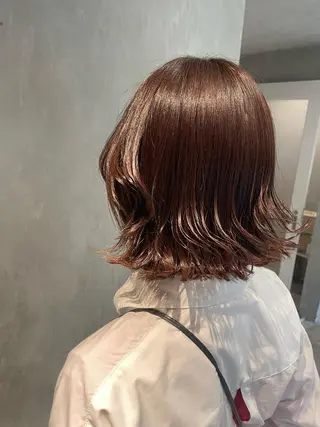 ミディアム カラー 岩渕 春菜のヘアスタイル