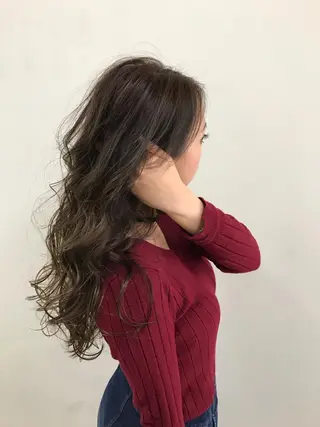 ロング カラー パーマ ネイル 髪質改善 Daisukiのヘアスタイル