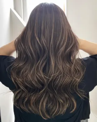 ロング 川畑 花菜のヘアスタイル