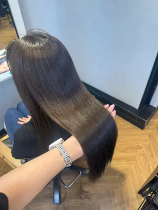 ロング 西浦 安珠/艶カラーのヘアスタイル