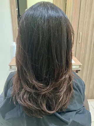 カラー ☂️Ash 新杉田☂️山本のヘアスタイル