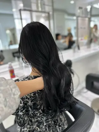 ロング カラー センターパート/毛 流れ/パーマ特化のヘアスタイル