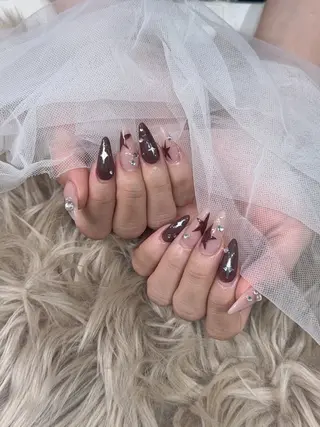 ネイル ベスティオーラ aineのネイルデザイン