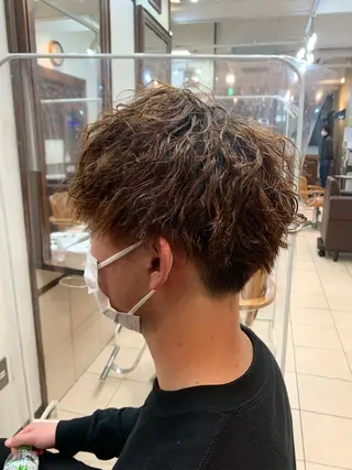 ショート パーマ メンズ 竹内 結希のヘアスタイル