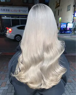 ロング ブリーチ 透明感HIDEのヘアスタイル