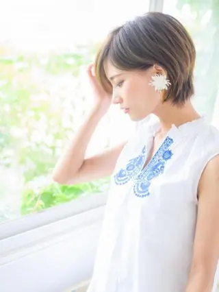 ミディアム 江原 彩華のヘアスタイル