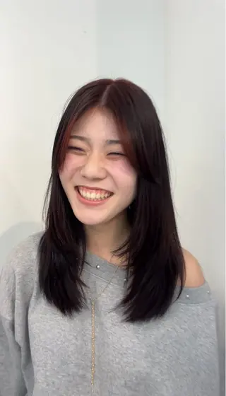 セミロング たけくに まお /透明感カラーのヘアスタイル