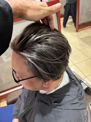 カラー メンズ 坂本 優輝のヘアスタイル