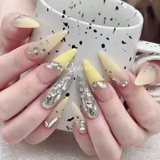 ネイル Queens テイのネイルデザイン
